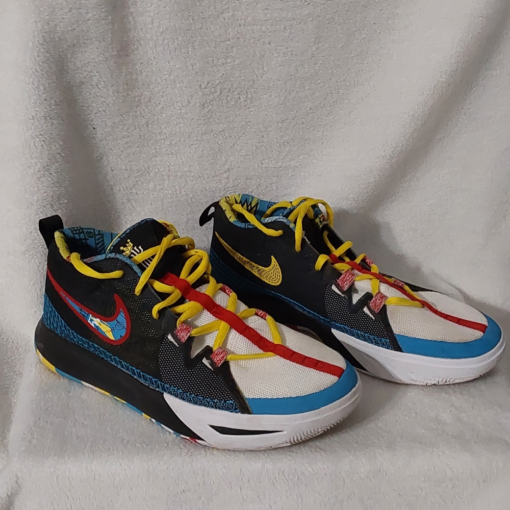 Nike Kyrie Flytrap 6 Basketball Shoes Black White Multicolor Size 7Y EUC w/box